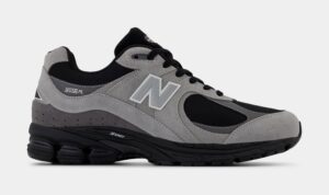 2002R Mens Running Shoes (Grey/Black)