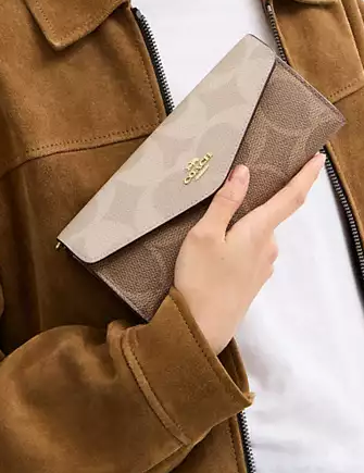 Coach Klare Wallet With Chain In Blocked Signature Canvas - Image 4