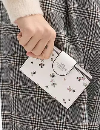 Coach Medium Corner Zip Wallet With Star Print - Image 2