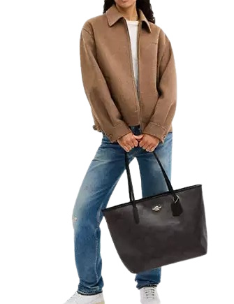 Coach Large City Tote Bag In Maxi Signature Canvas - Image 4