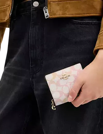 Coach Snap Wallet In Pretty Signature Canvas - Image 3