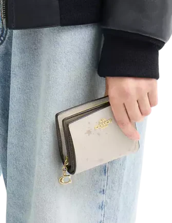 Coach Snap Wallet With Star Print - Image 2