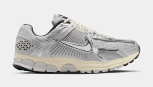 Zoom Vomero 5 Mens Running Shoes (Grey Fog/Metallic Silver/Coconut Milk/Chrome)