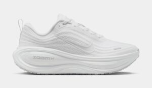 Vomero Plus Womens Running Shoes (White/Summit White/Photon Dust)