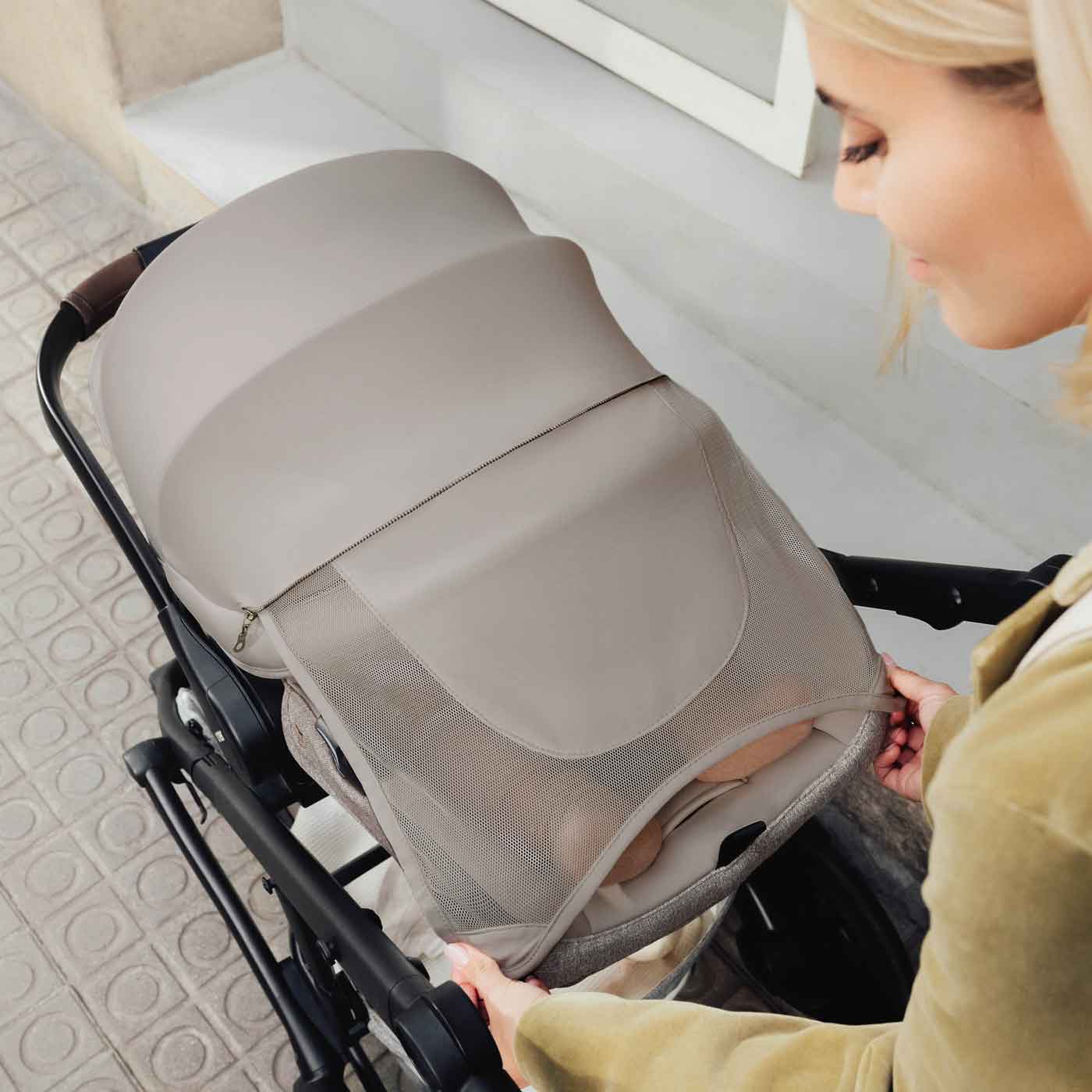 Romer Juni Infant Car Seat - Image 25