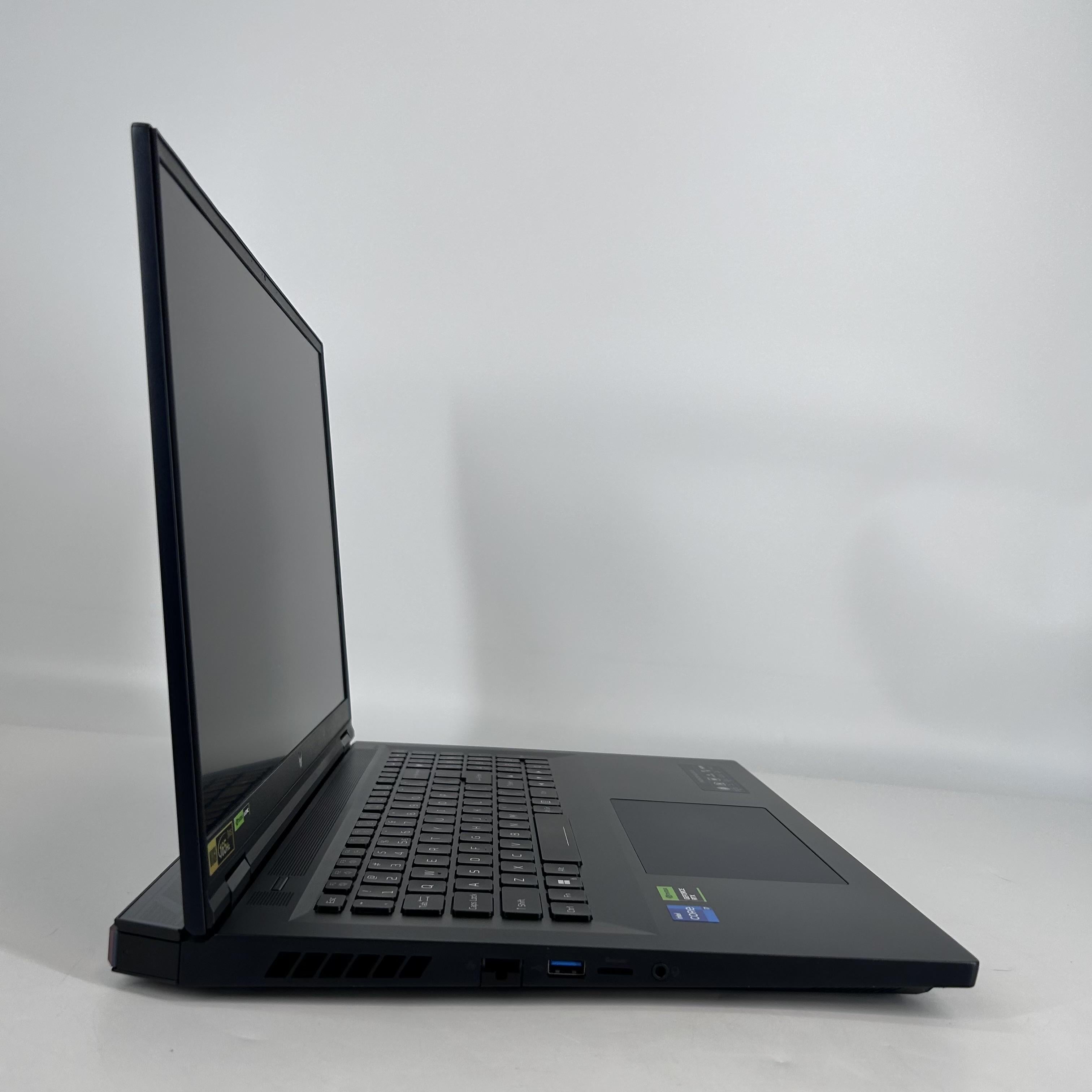 Acer Predator Helios 18 18 Black 2.1 GHz Intel Core i7 13th Gen. 16GB RAM 1TB Solid State Drive NVIDIA GeForce RTX 4060 8 GB - Image 3