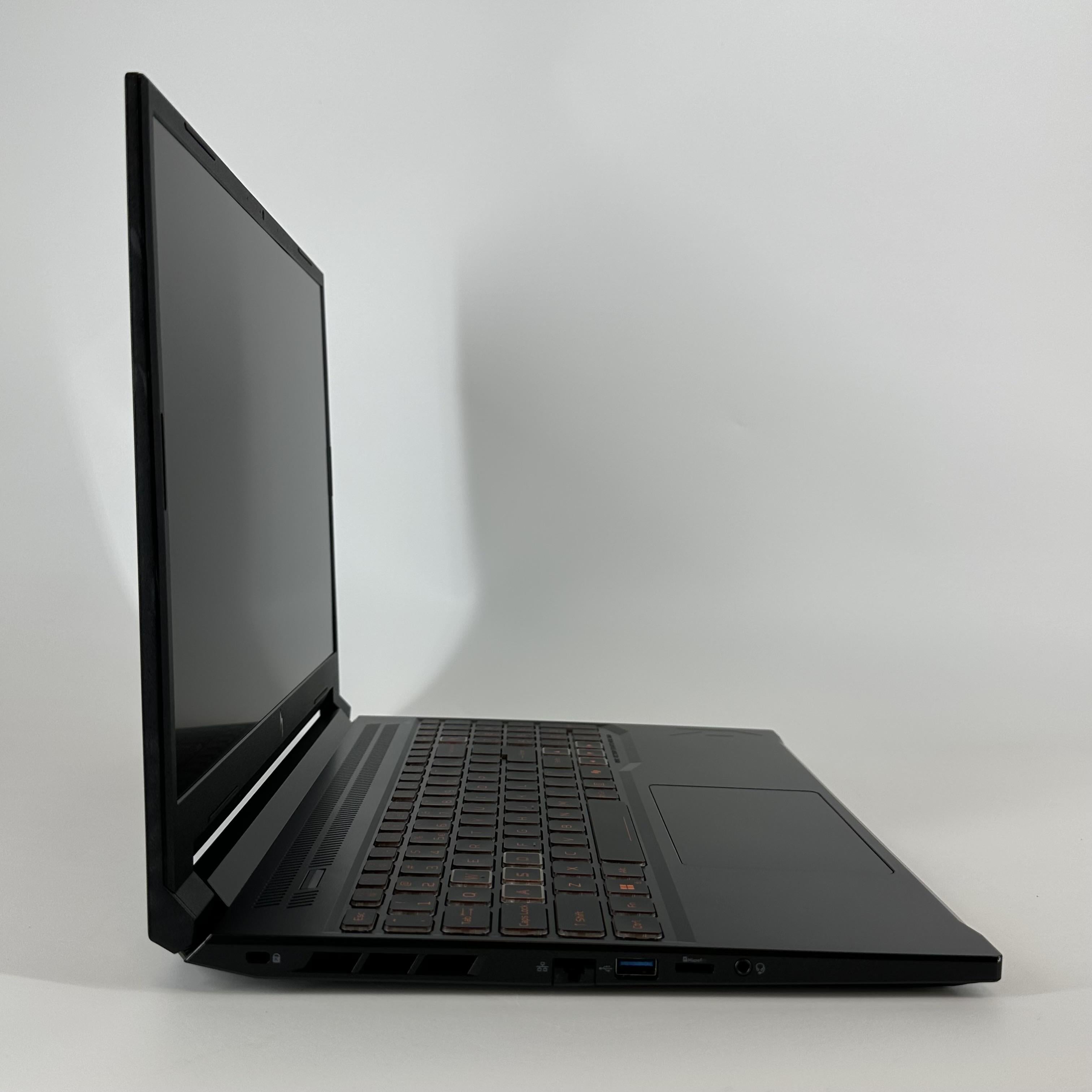 Acer Nitro V 16 Black 4.3 GHz AMD Ryzen 5 240 32GB RAM 512GB Solid State Drive NVIDIA GeForce RTX 5050 8 GB - Image 4