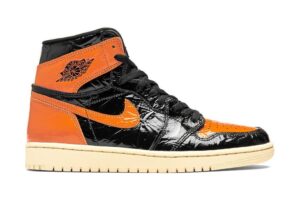 Air Jordan 1 Retro High OG - Black/Starfish/Pale Vanilla