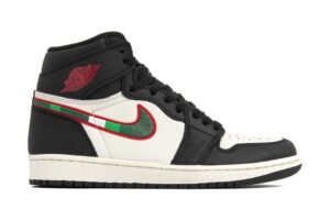 Air Jordan 1 Retro High OG - Black/Varsity Red