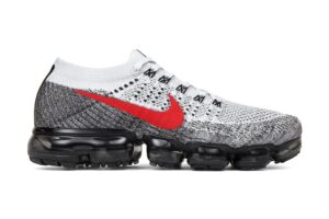 Air VaporMax Flyknit - Pure Platinum/University Red/Black