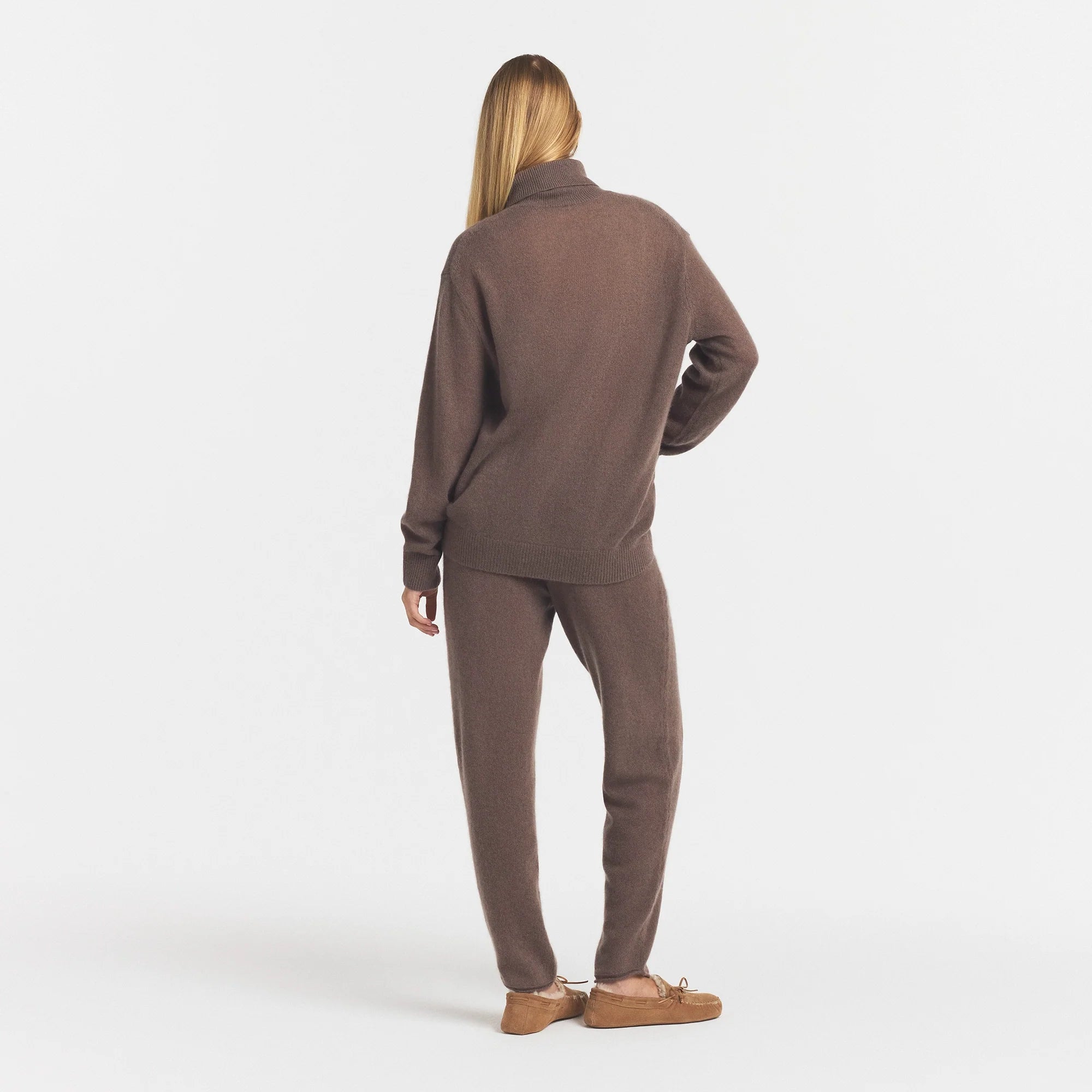 AIRY CASHMERE TURTLENECK | AMETHYST - Image 4