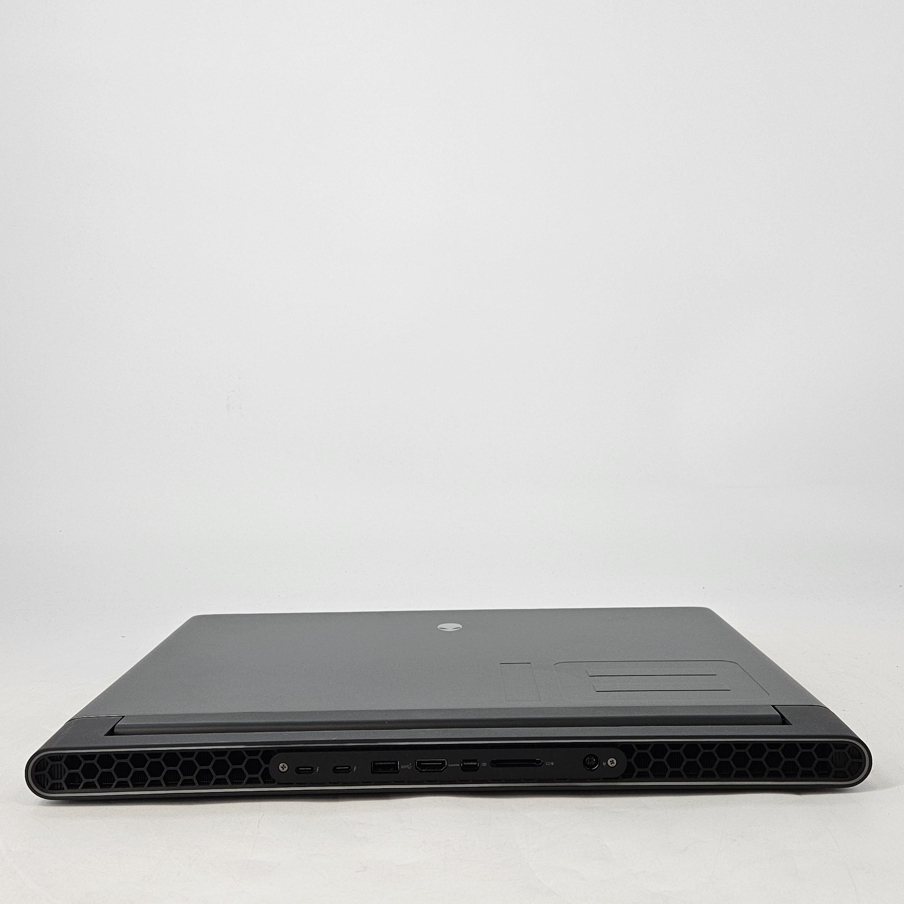 Alienware M18 R2 Black 2.2 GHz Intel Core i7 14th Gen. 16GB RAM 512GB Solid State Drive NVIDIA GeForce RTX 4060 8 GB - Image 8