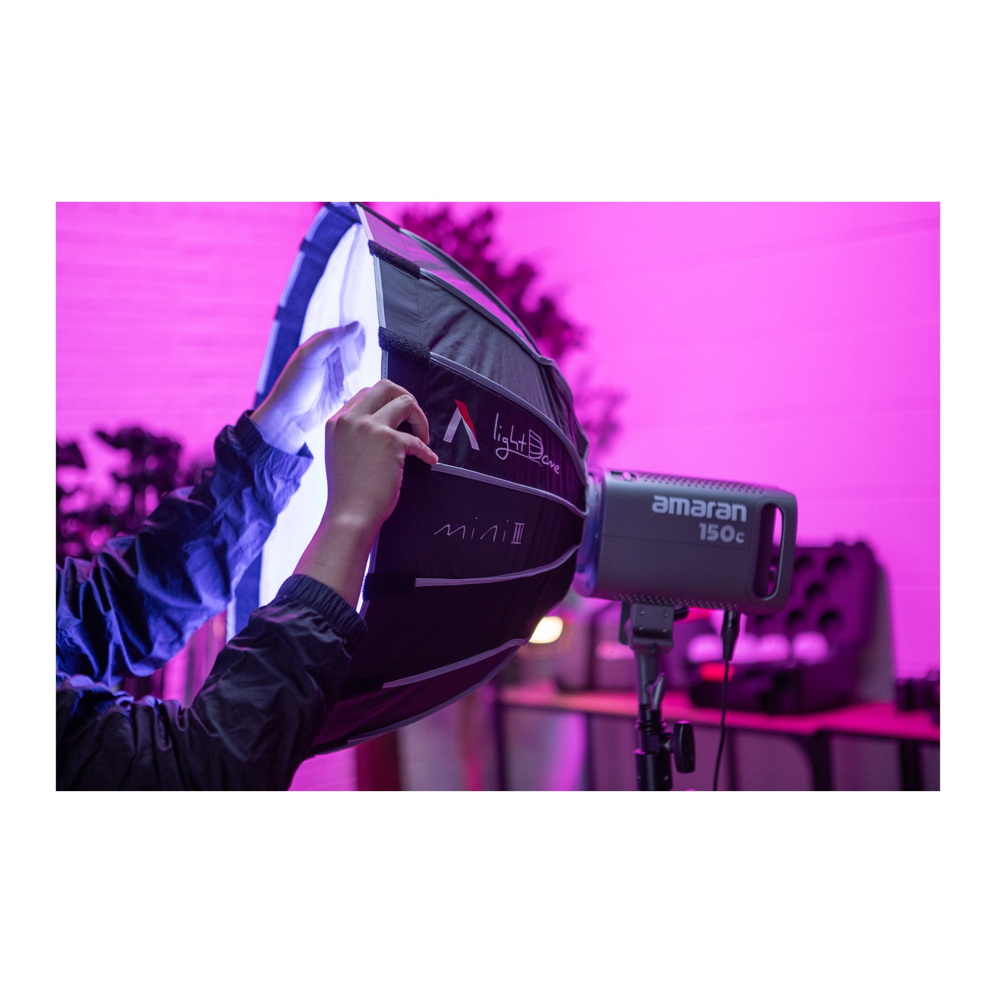 Amaran COB 60x S Bi-Color LED Monolight with Light Dome Mini III - Image 4