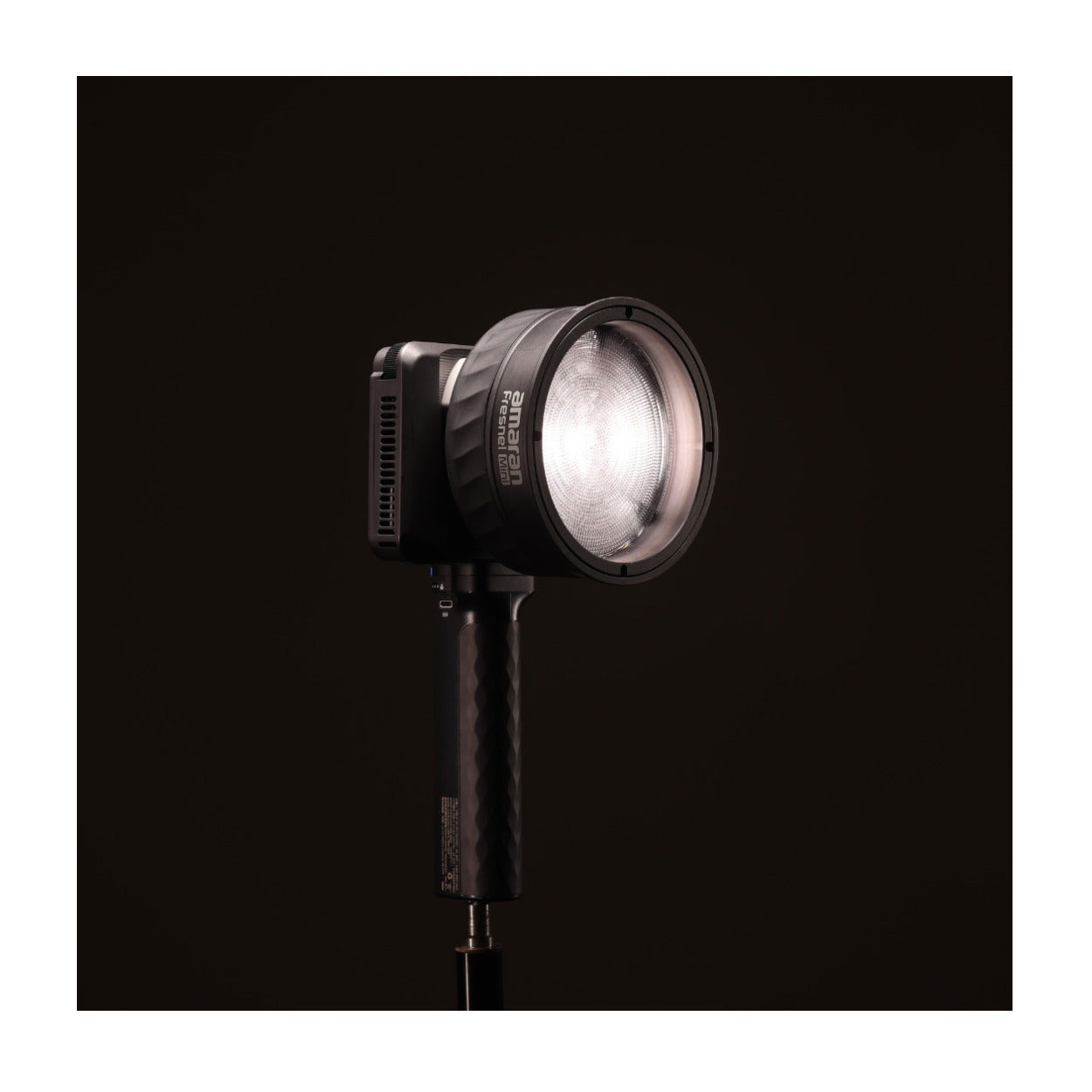 Amaran Ray 60c Full-Color COB RGB LED Video Light with OmniColor Technology - Image 6